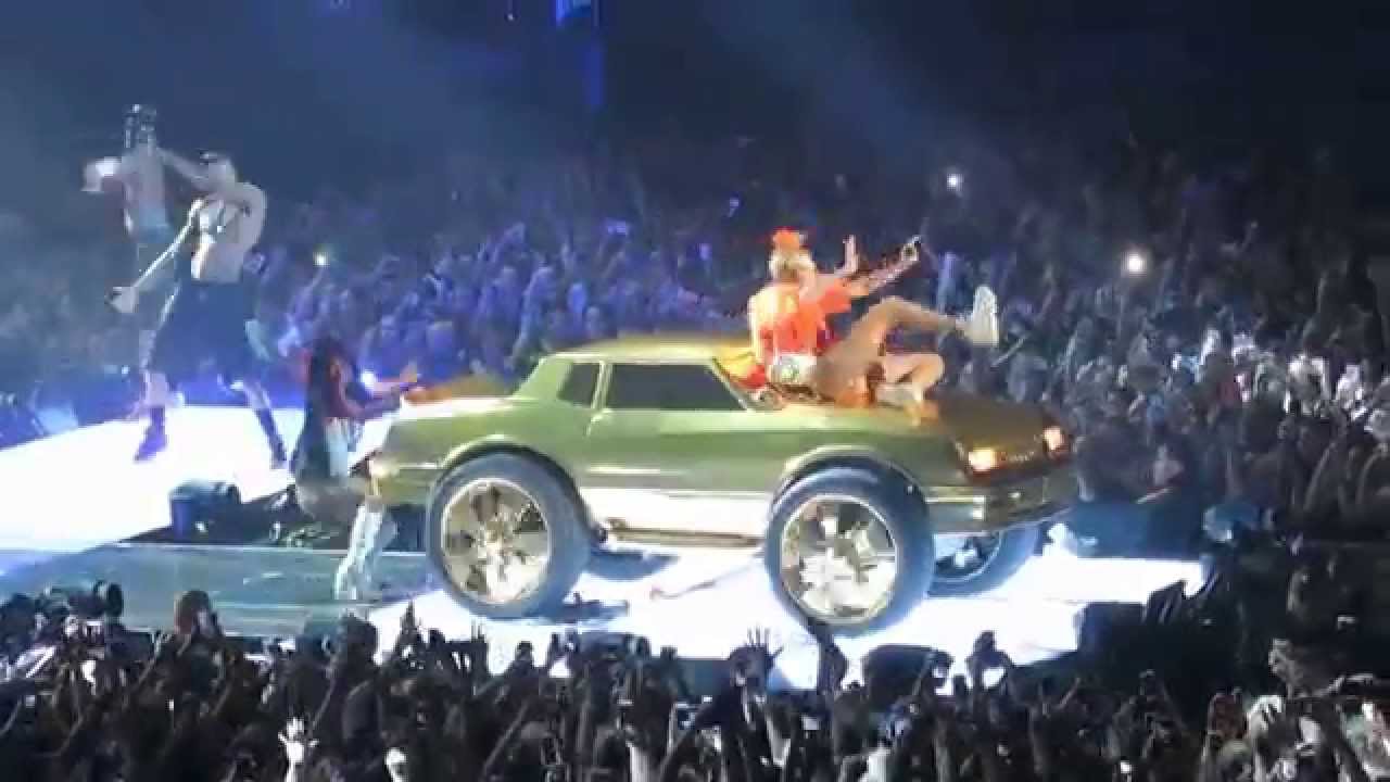 Miley Cyrus - Love Money Party - Bangerz Tour Brisbane