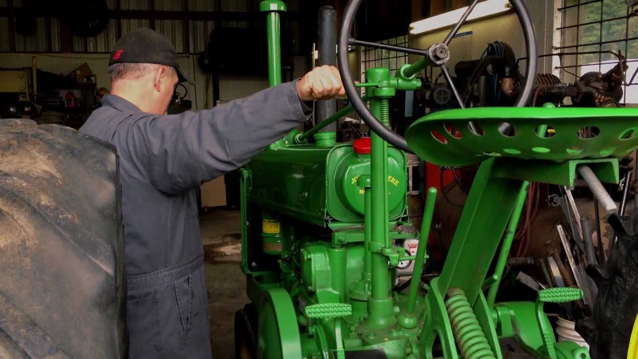 Cranking 1937 John Deere Model B