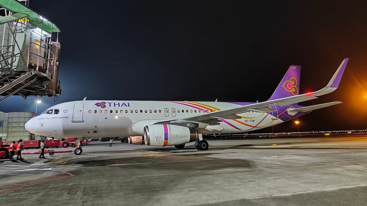 തായ് എയർവേസിനെ വരവേറ്റ് കൊച്ചി വിമാനത്താവളം|Thai airways landing at kochi airport| water salute