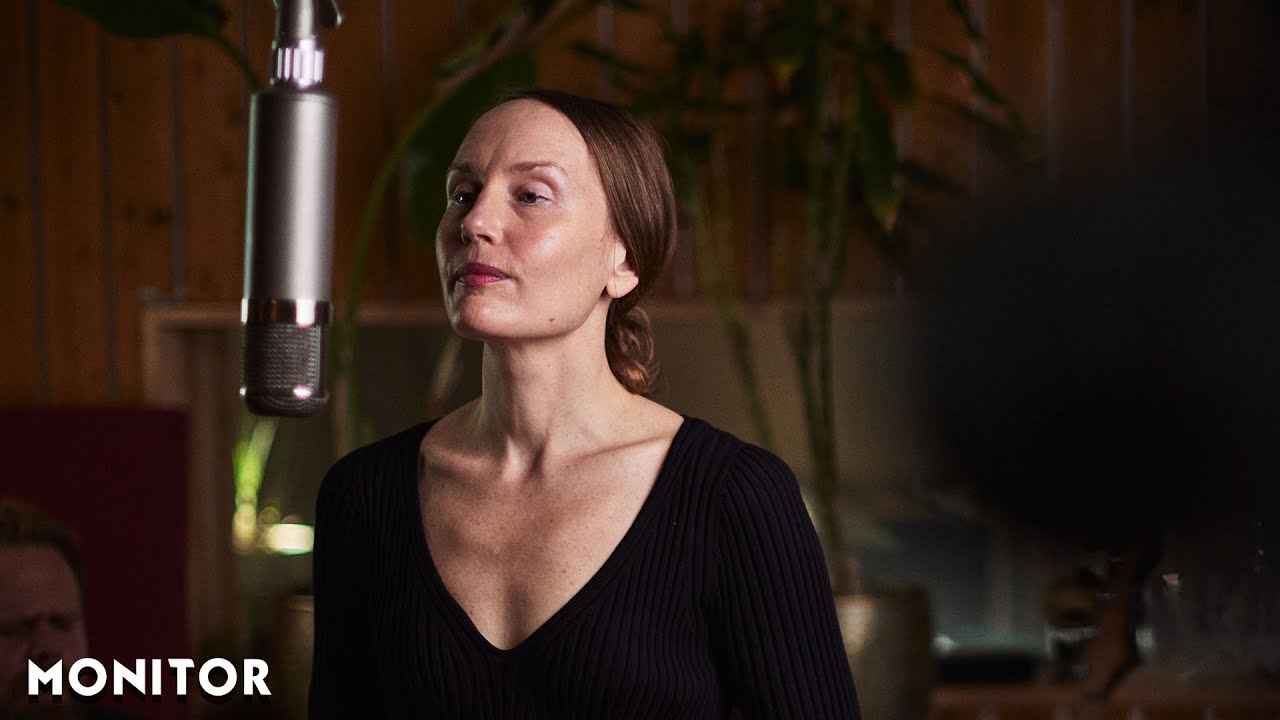 Sarah Riedel & Emil Svan&auml;ngen &ndash; Julen v&auml;ntar nu | Monitor Sessions