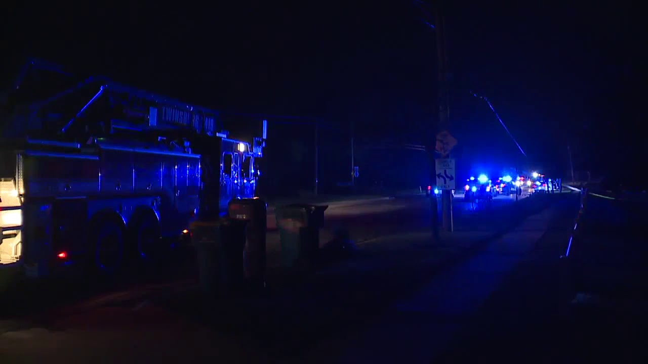 OSHP cruiser crashes into pole during chase