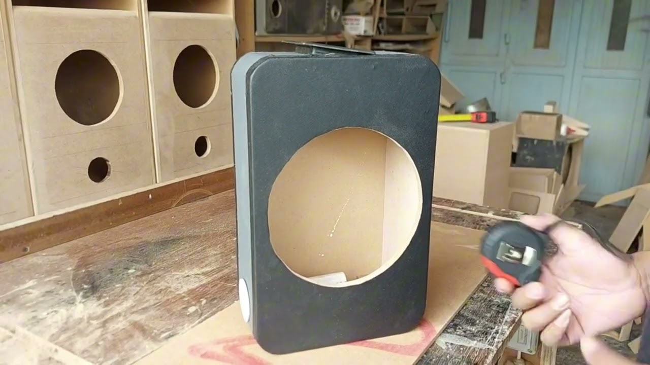 Box subwoofer mungil mirip pma polytron bisa masuk kolong jok mobil
