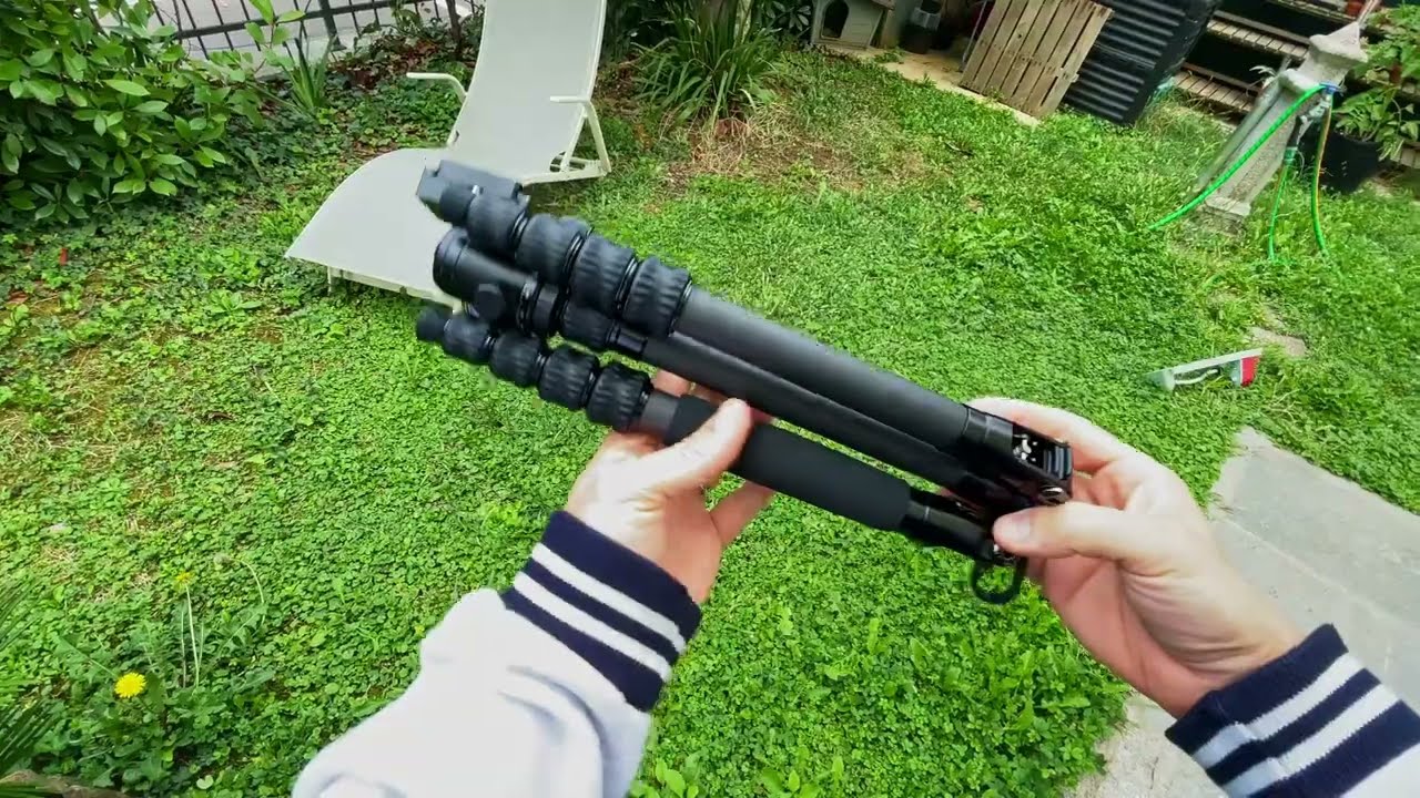 Treppiede da viaggio SIRUI, Compatto e leggero in fibra di carbonio con testa a sfera e piastra QR