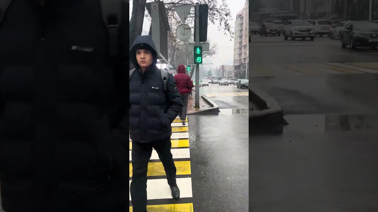 Аз ресторани итолиёвӣ то гузаштан аз чароғаки сурх! Дар сайругашти кӯтоҳи ман дар кӯчаҳои шаҳр 
