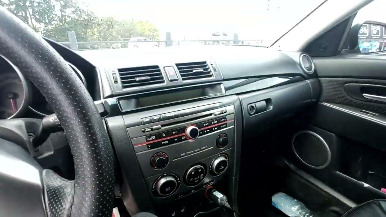 Меняю лампочки подсветки климата в Mazda 3 ВК