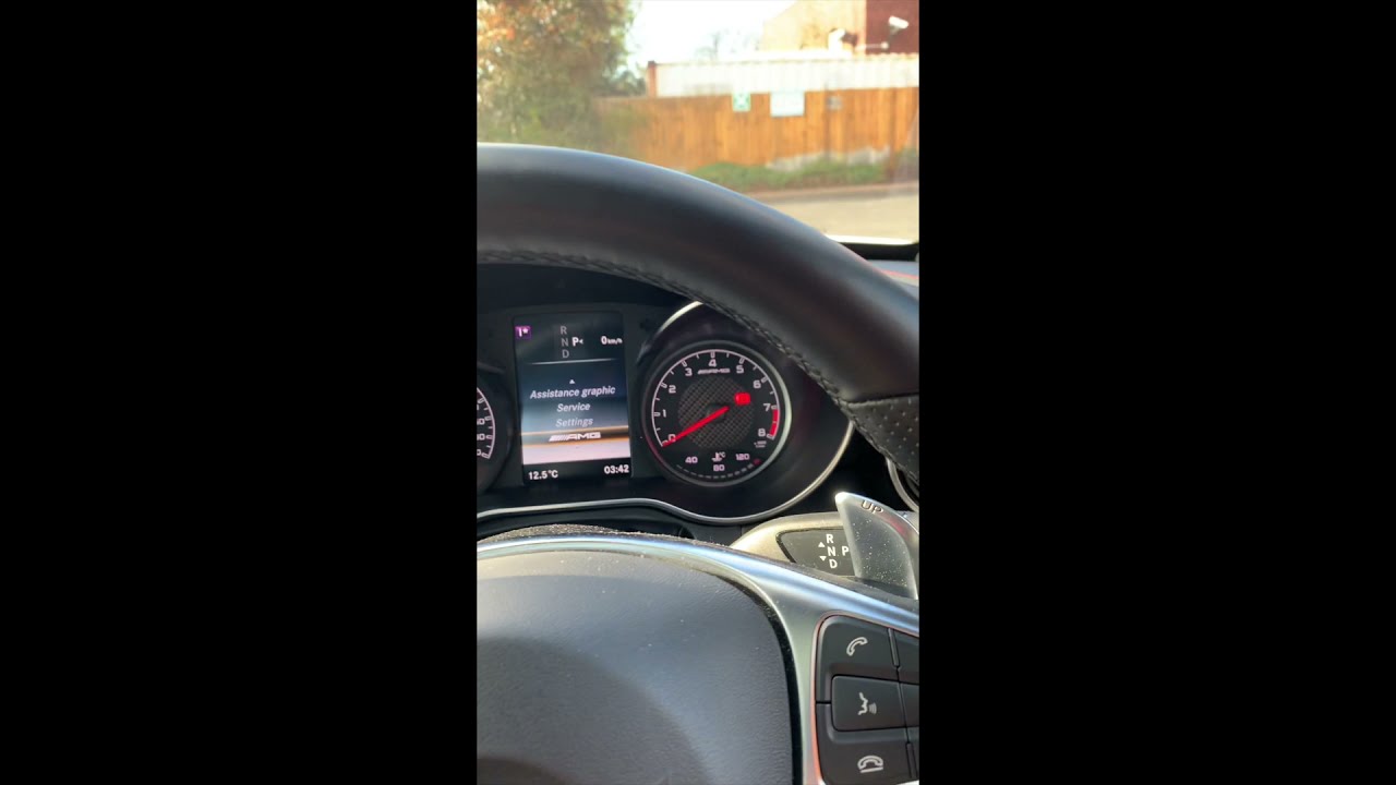 Как включить цифровой спидометр на центральном экране Mercedes