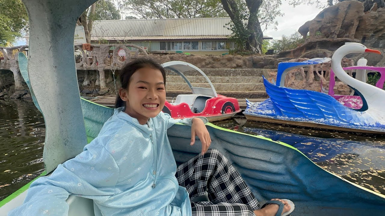 มาวัดอำนาจลิงน้อยชวนพี่ไอซ์ปั่นเรือเป็ดน้อย