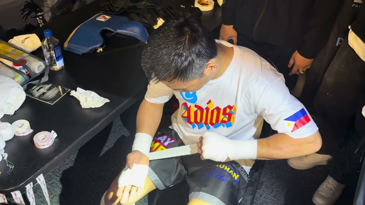 PACQUIAO WRAPS HANDS