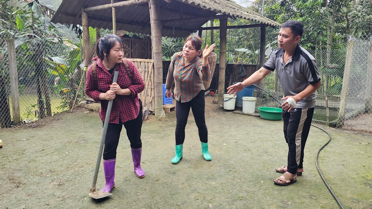 Dao began to feel uncomfortable seeing Linh being so friendly with Duong.