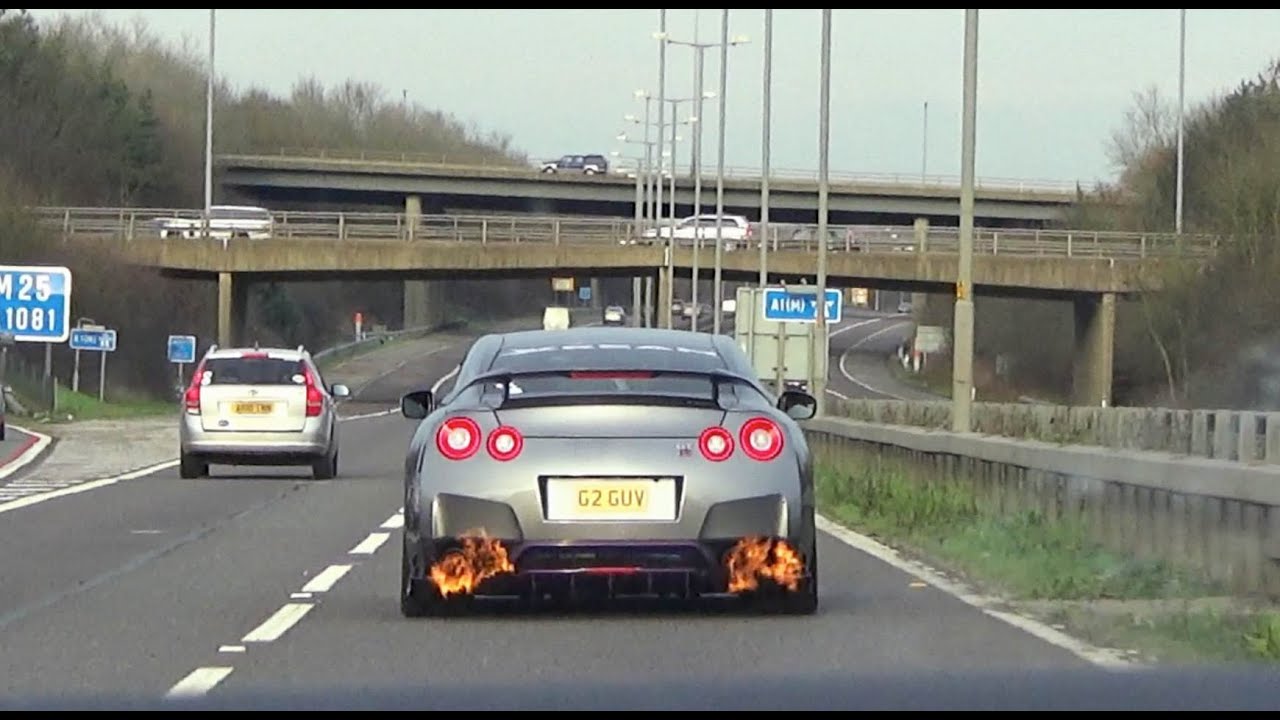 LOUD Nissan GTRs POWER Through London