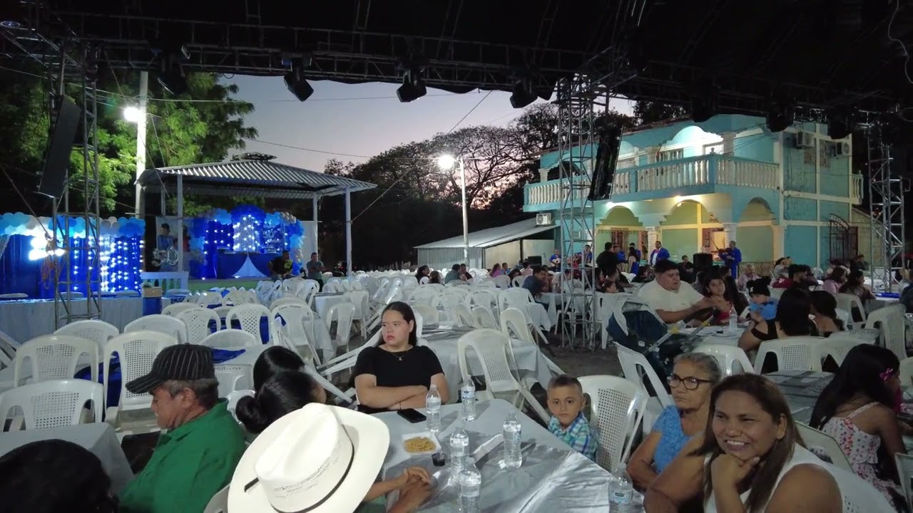 50 año de Roberto flores, en Cantón Hato Nuevo, San Alejo.