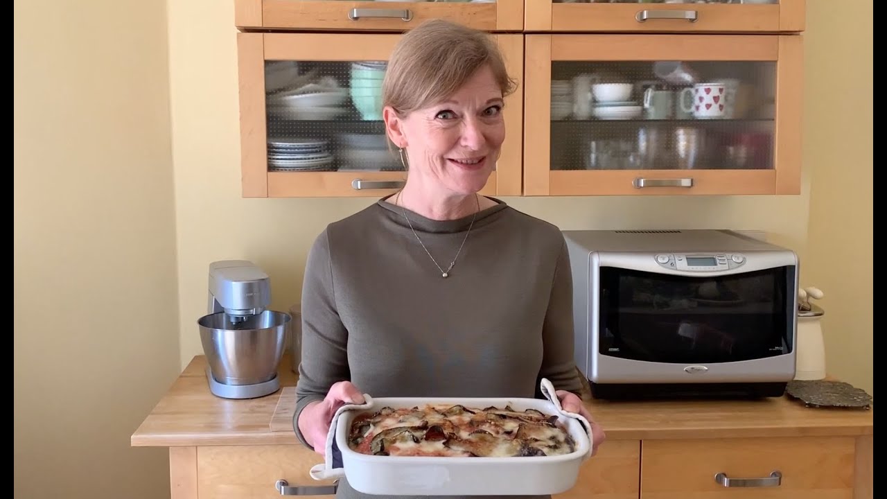 Come fare la parmigiana di melanzane | Ricette | La Cucina Italiana