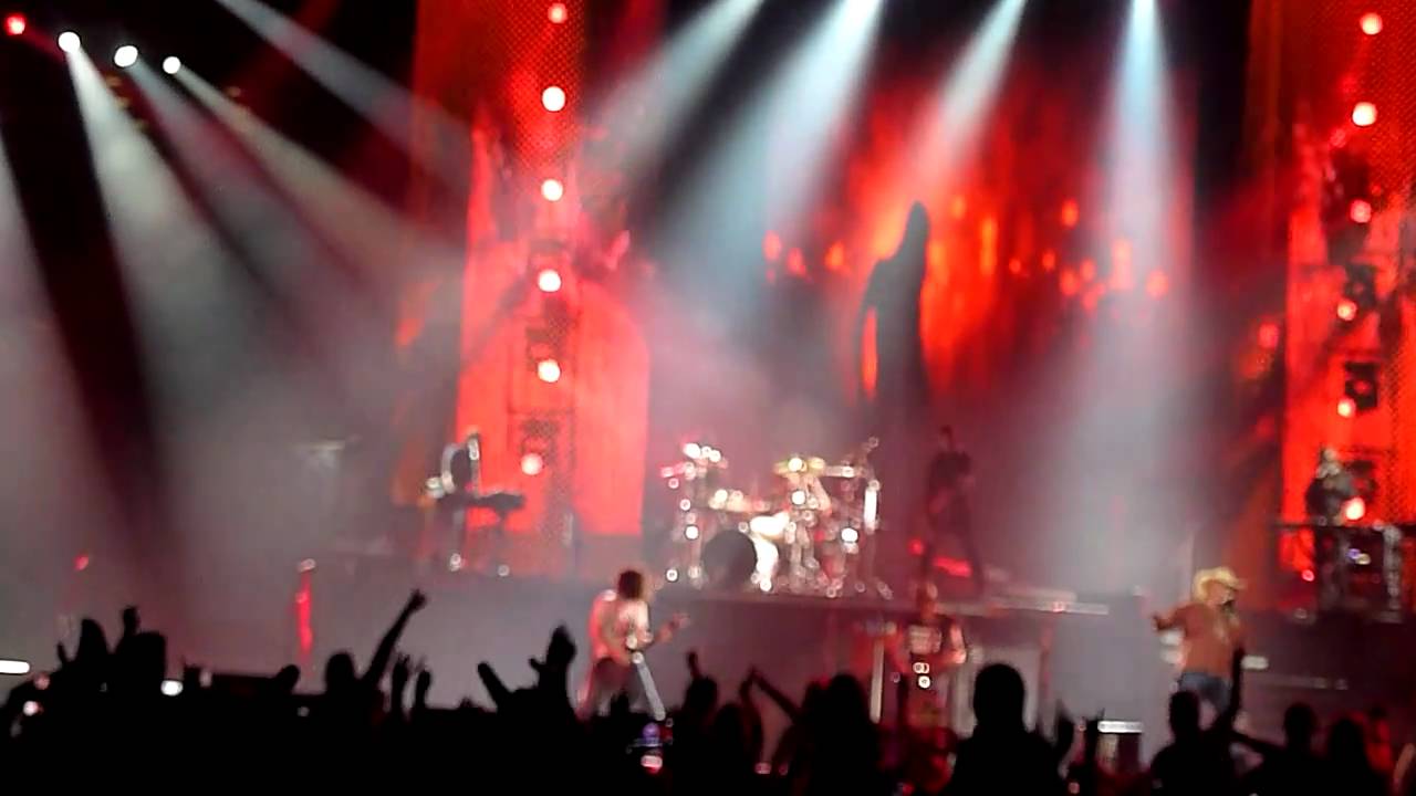Guns N' Roses - Sweet Child O' Mine LIVE Zagreb HD