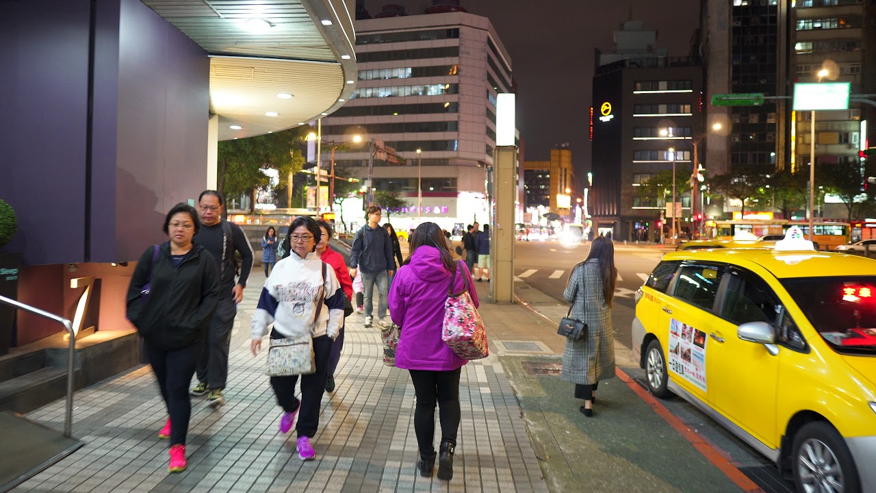 Taiwan, night walk in Taipei
