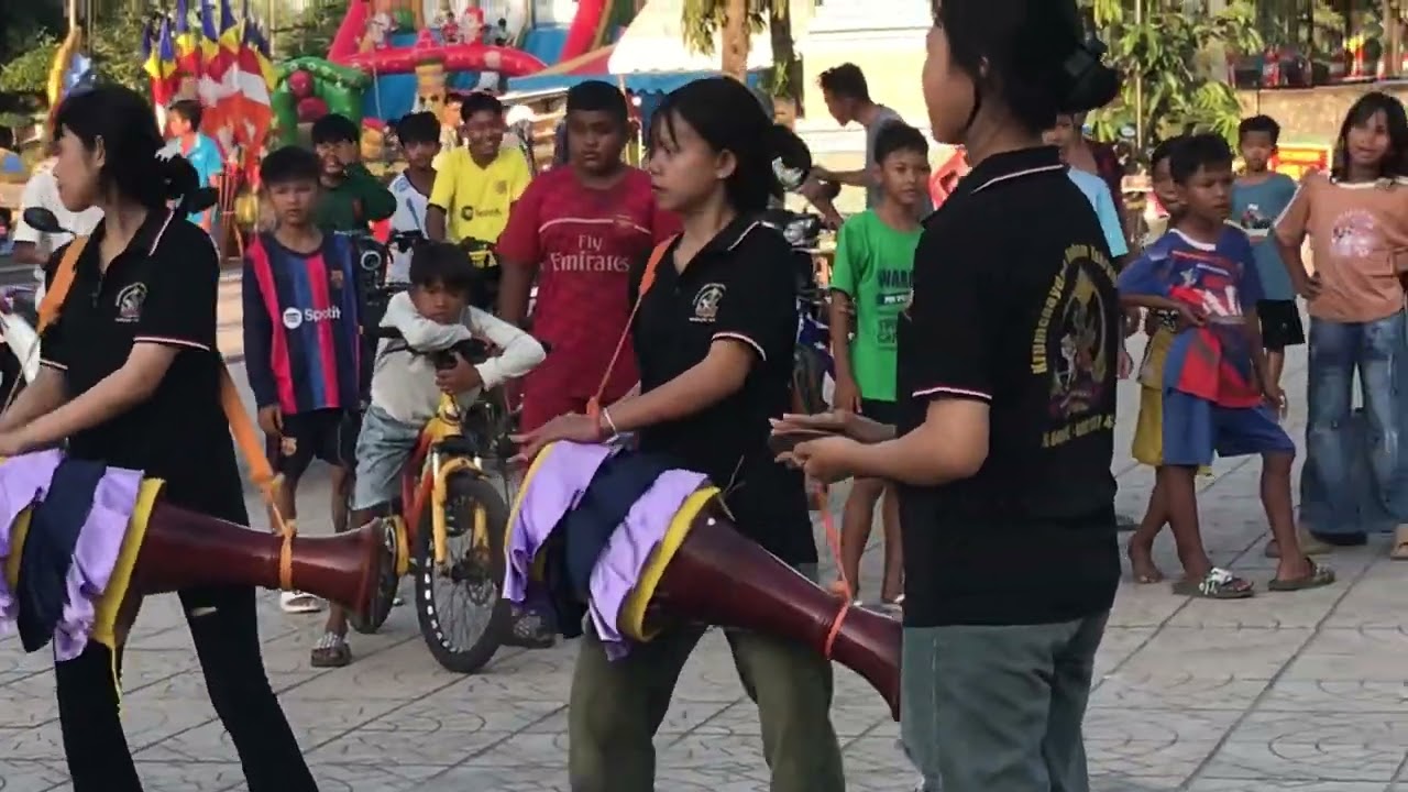 múa chaydam chùa nô puôl(krum trần đa)