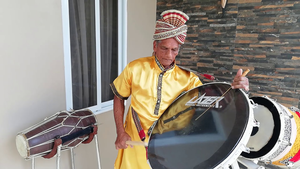 Dhapla played by Ramlal Thakoer aka Bongo Lall