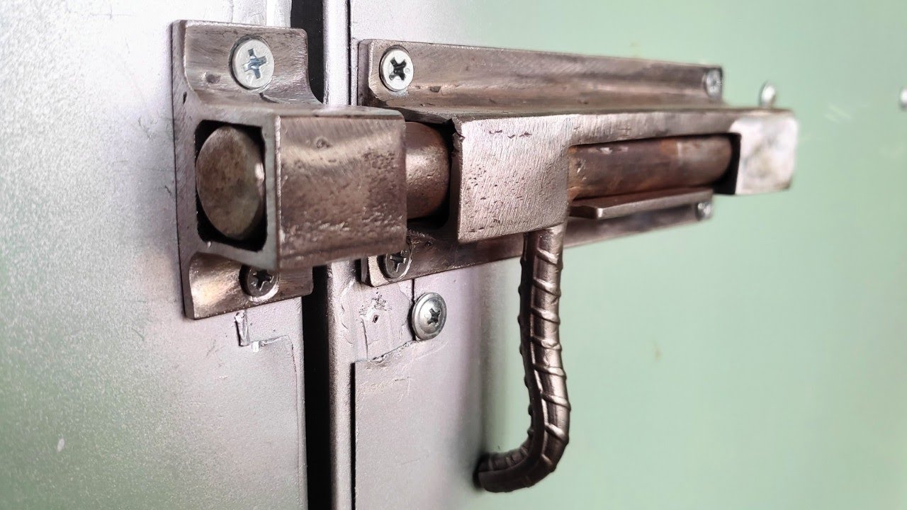 Chốt cửa tự chế #3. Homemade door latch #3.