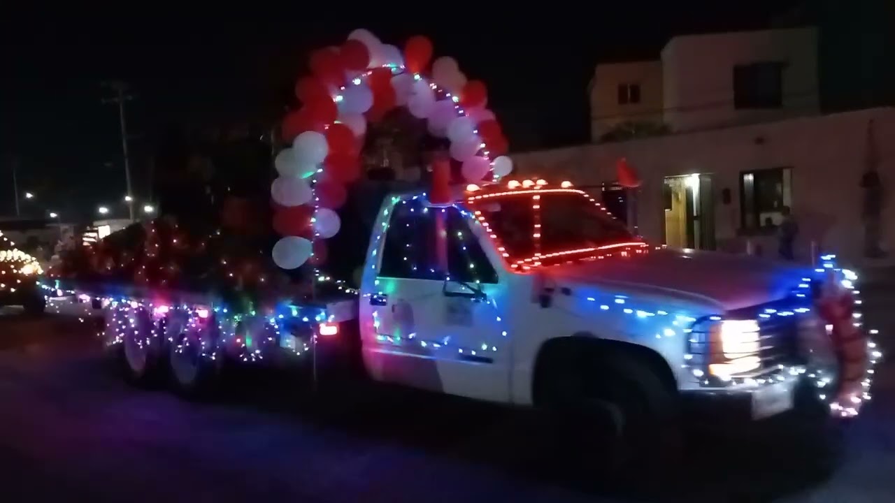 primer desfile navideño en el municipio del Carmen nl