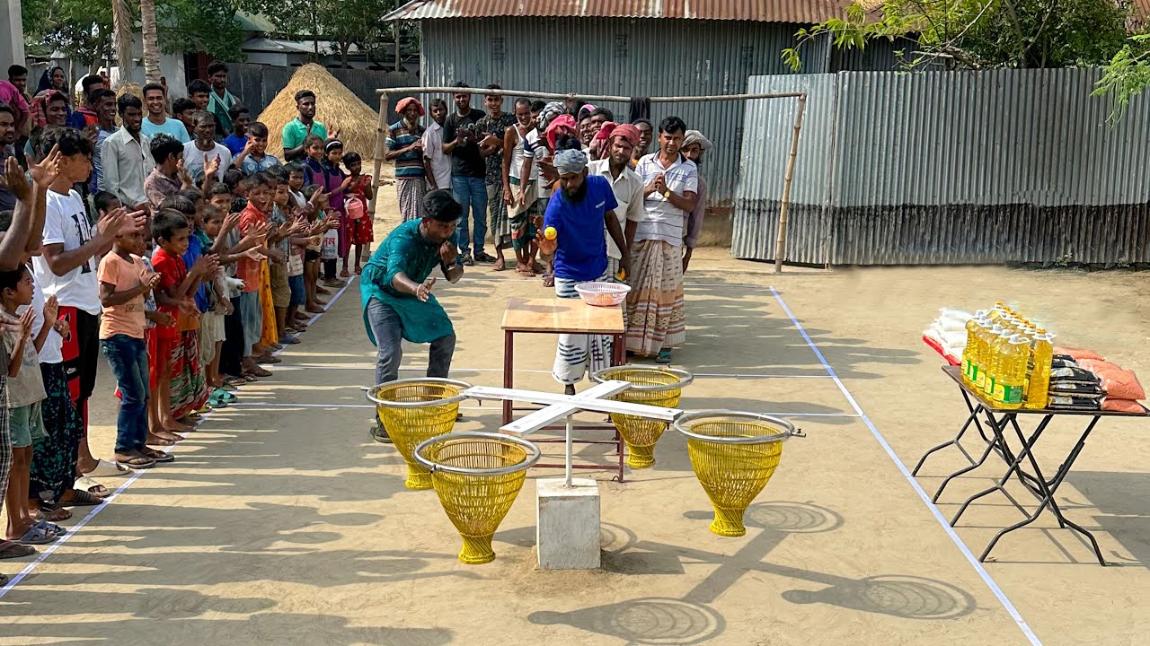 ঘুড়ন্ত পলোর ঝুড়িতে বল ছুড়ে পুরস্কার জেতার চ্যালেঞ্জ। গ্রামের মুরুব্বি চাচাদের আজব খেলা দেখুন ?