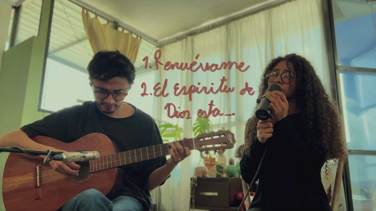 Renuévame - El Espíritu de Dios está en este lugar I Momentos para adorar - Mateo y Danna 