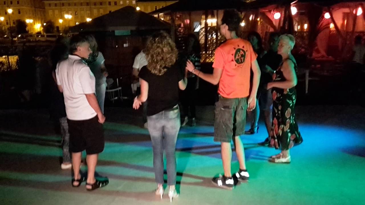 Figure di Rueda - Kentucky, Sombrero con mambo, Vuelta