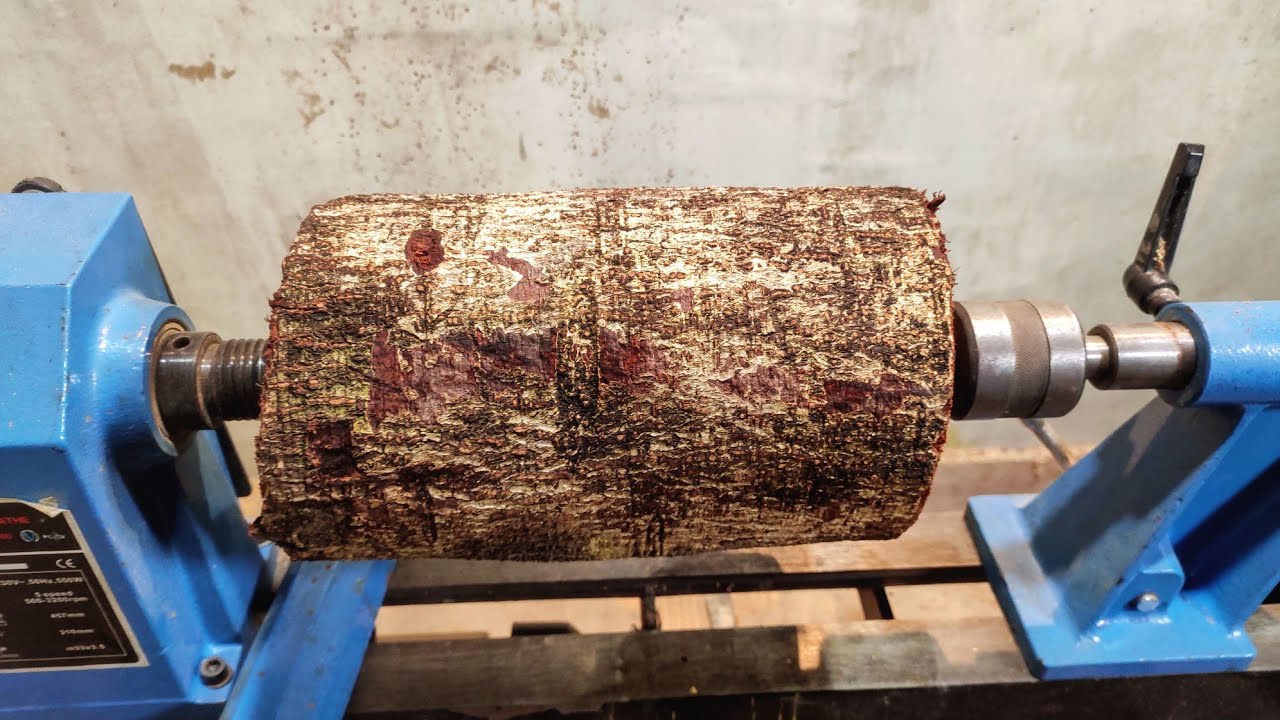 Woodturning-Transforming Raw Wood into a Stylish Pen Holder Masterpiece