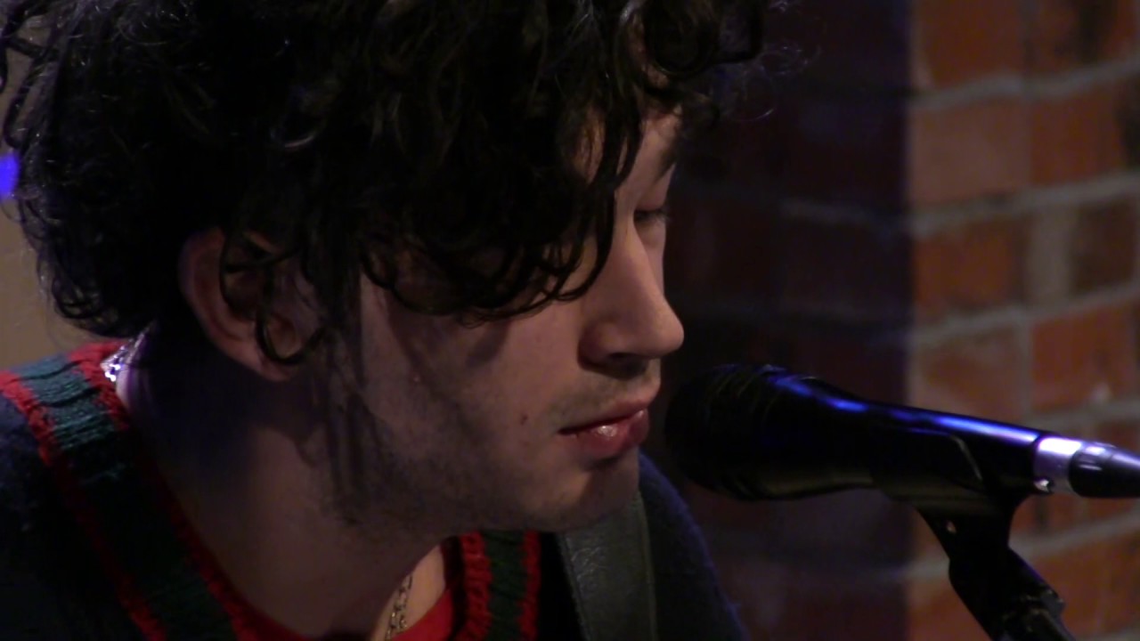 The 1975 - She Lays Down [Live In The Lounge]