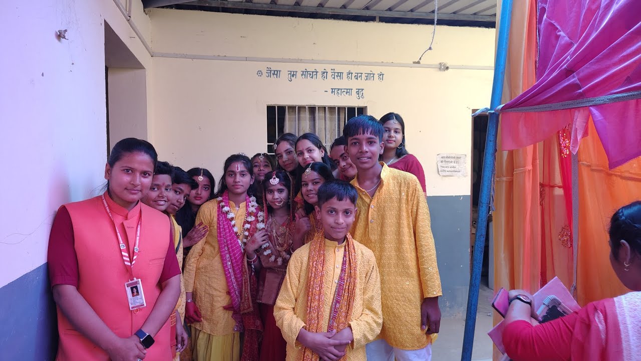 महावीरी सरस्वती बालिका विद्या मंदिर सिवान के छोटे-छोटे भैया बहनों द्वाराराम विवाह झांकी की प्रस्तुति