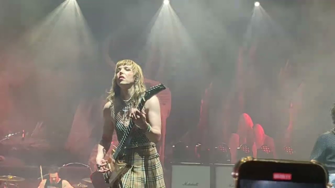 Like A Woman Can - Halestorm - AFAS Live 18/11/25