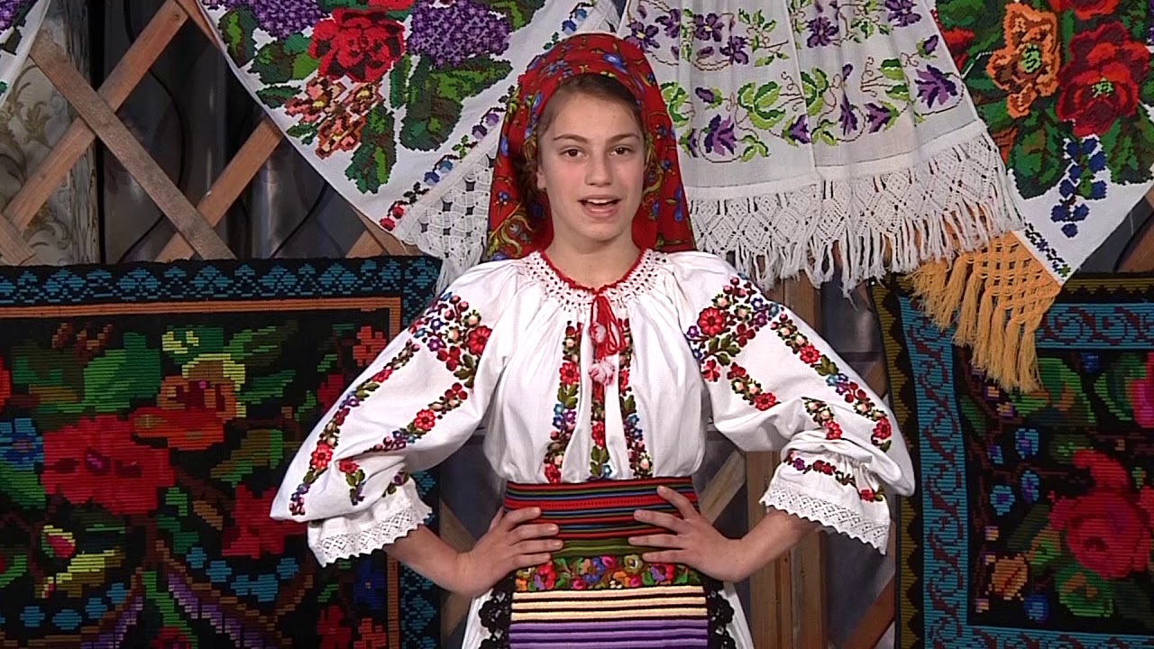 ROXANA MOLDOVAN  - DRAGU- MI- &Icirc;N SAT SĂ JOC