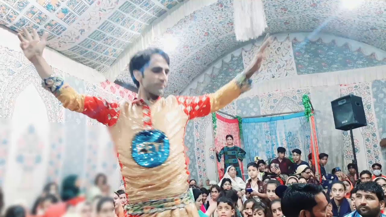 Kids enjoying mehandi raat.......Aarif Altaf..... Kashmiri seal music l subscribe my youtube channel