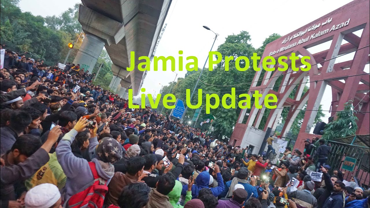 Jamia Protests Live : Thousands of People in Solidarity near Gate No. 7 & 8