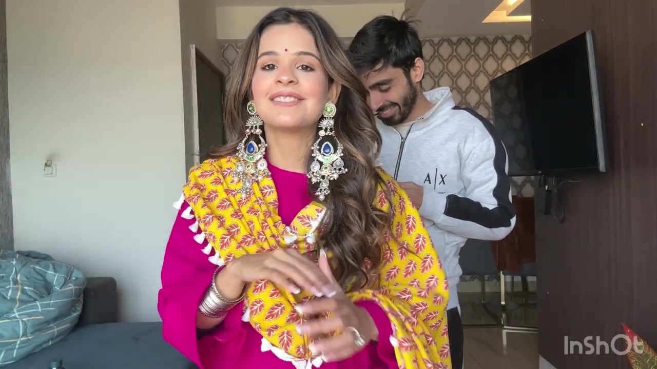 VRINDAVAN KI BHEED MEIN PHASE HUM