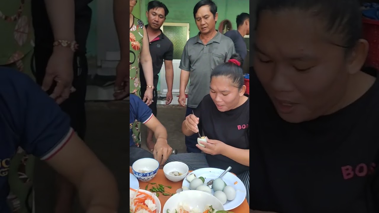 Cuộc thi ăn trứng vịt lộn cực kỳ hấp dẫn, ai thắng được thưởng 500k - ai thua bị phạt úp bột 🤣🤣🤣