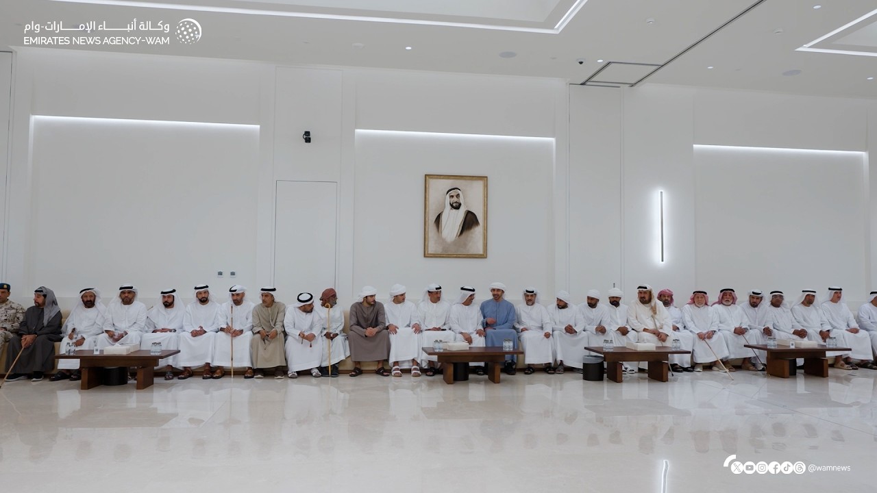 عبدالله بن زايد يقدِّم واجب العزاء في شهيد الوطن والواجب سعيد راشد البلوشي