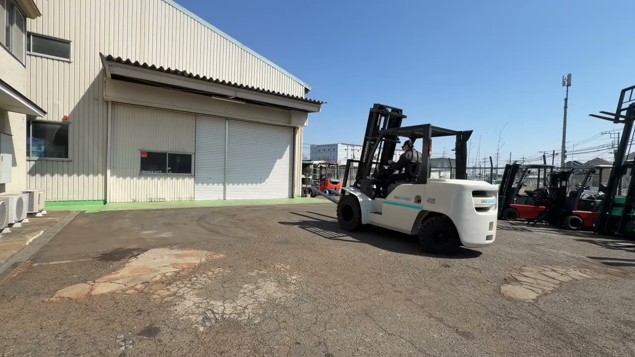 UNI 2017 YDN DG1F4A 11042　4.5トン　4.5ｔ　ディーゼルエンジンフォークリフト 　ハイマスト 4ｍ　ユニキャリア　UNICARRIERS　ロジスネクスト　Logisnext