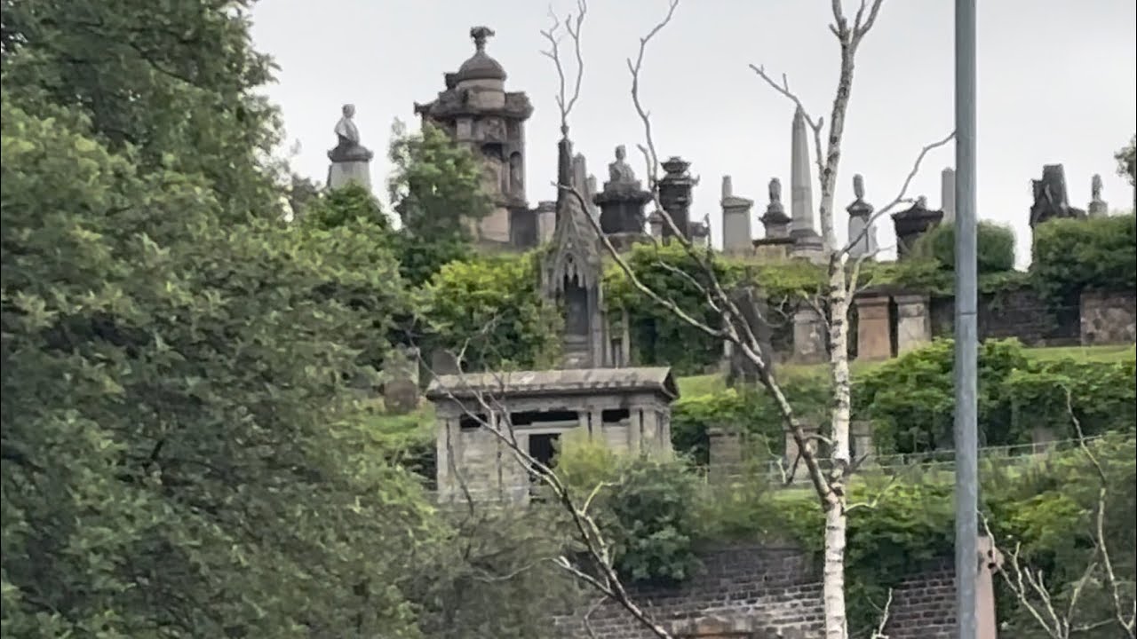 Fish and chips… and the city of the dead - Glasgow vlog
