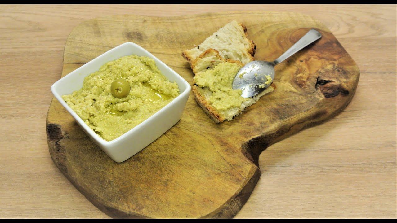 La tapenade d'olives vertes sans anchois et sans câpres / tapenade without anchovies and capers