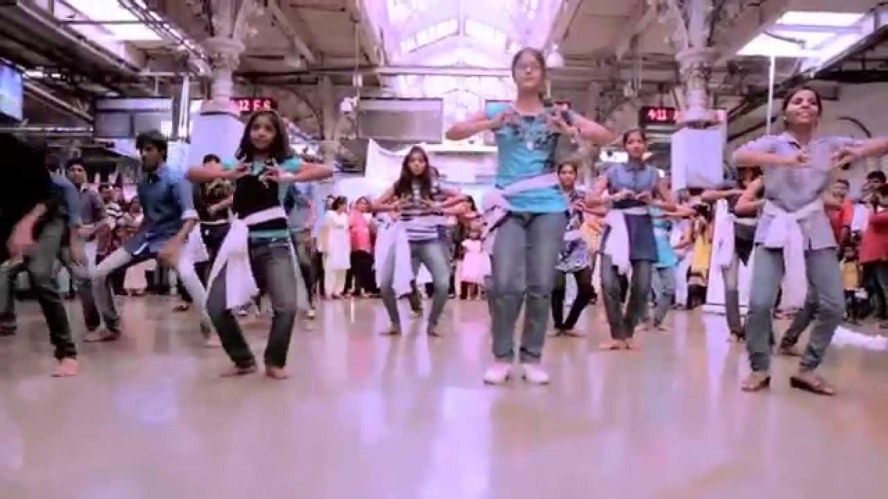 AUTISM Awareness Flash Mob at CST station #flashmob #autism #autismawareness