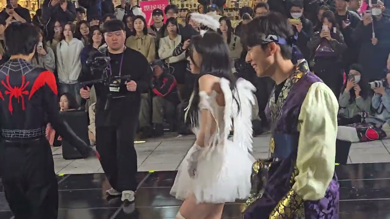 251026 아트비트(ARTBEAT) (혼성) 신촌버스킹 커버댄스(Soda Pop)