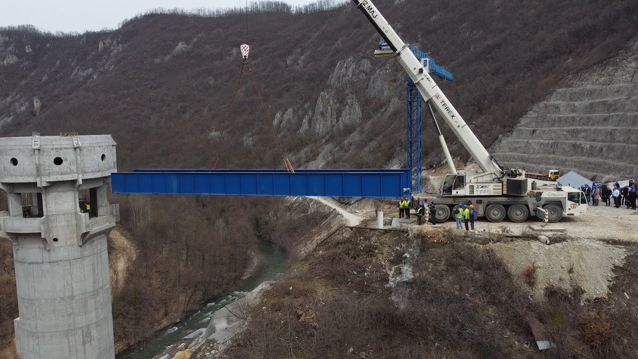 Na brani i akumulaciji „Arilje profil Svračkovo”, montirana čelična pasarela