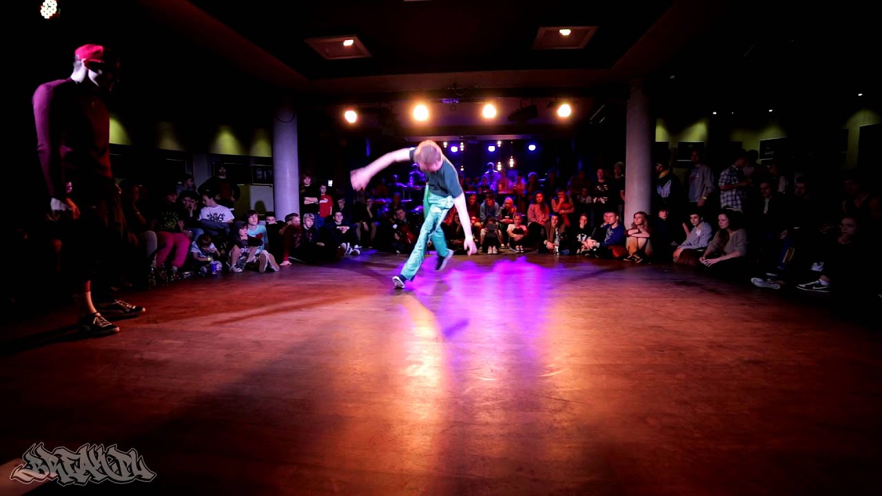 Ćwierćfinał Bboying 1vs1 - Cembra vs Pielgrzym | Free Mind 2013 | WWW.BREAK.PL