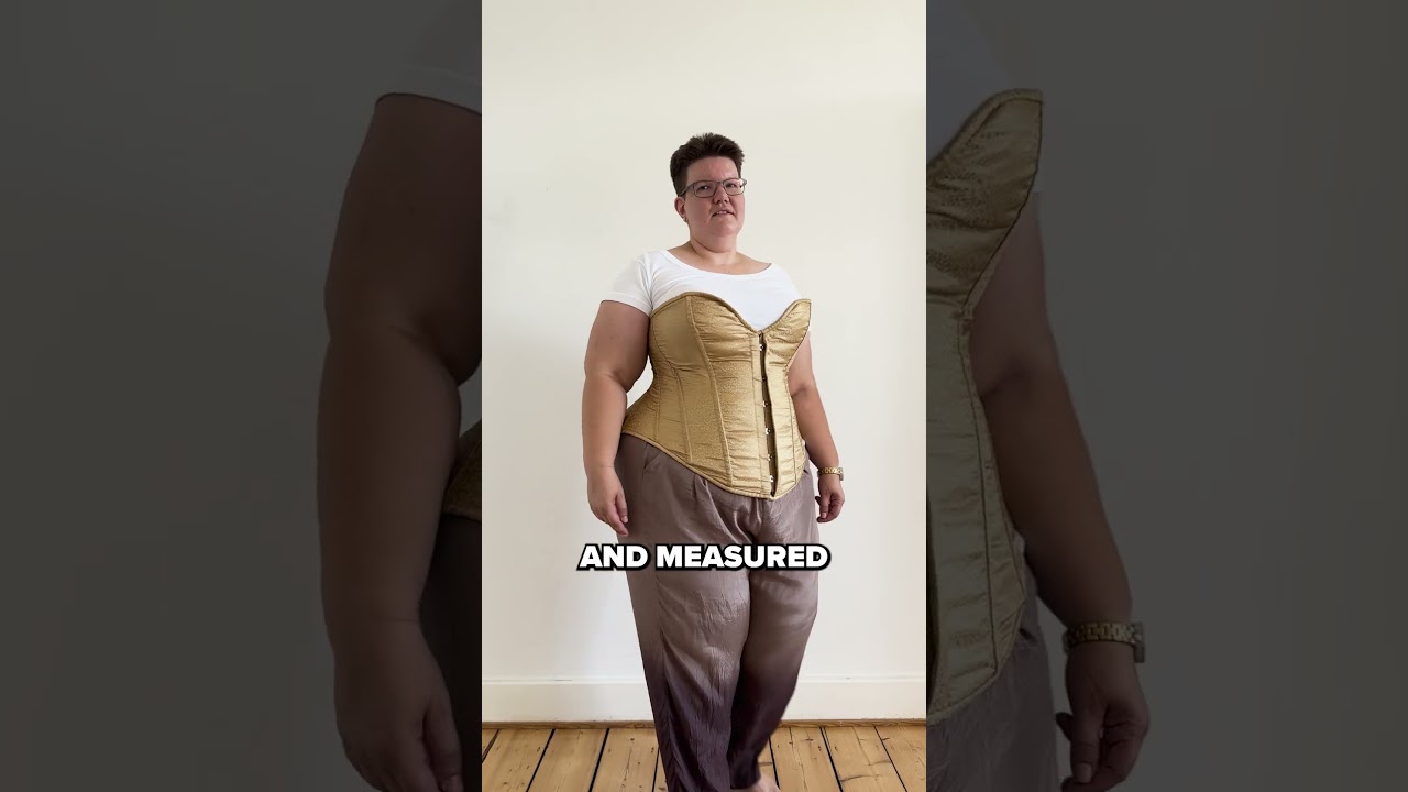 #Bespoke overbust plus-size #corset for office job: extreme #hourglass #plussizefashion #brafitting