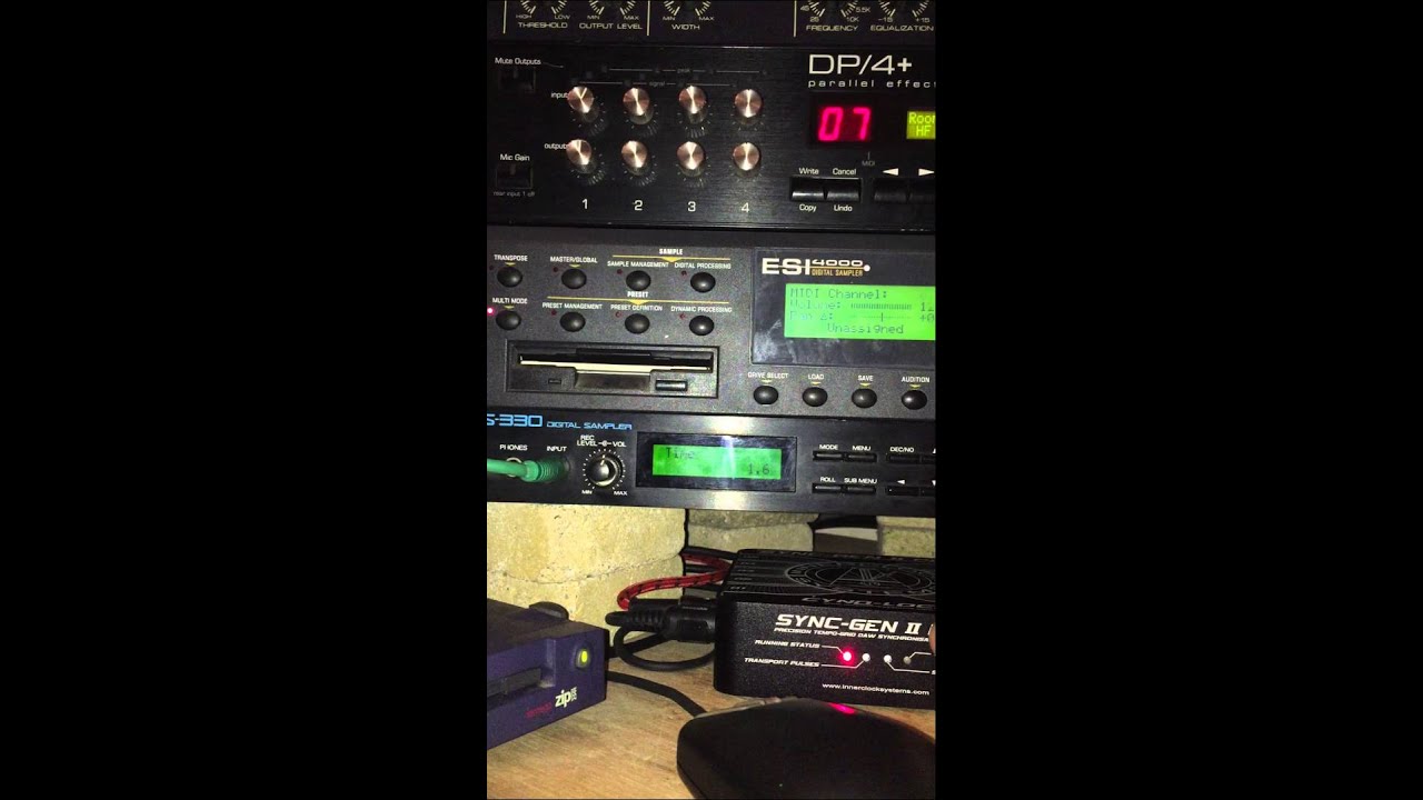 Sampling in roland S 330