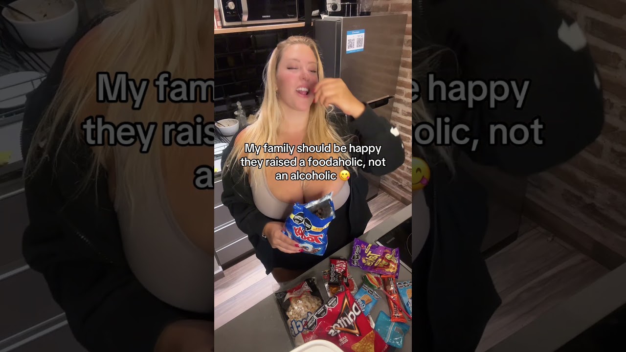 alcoholic or foodaholic? 🍻🍪  #plussize
