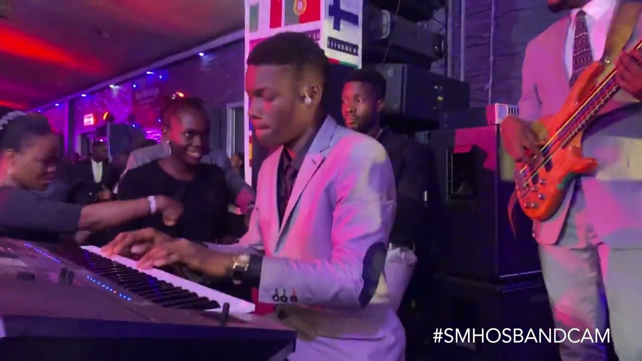 Glory reign avalanche makossa praise at salvation ministries