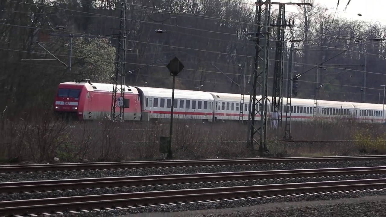 IC mit der Lokomotive 101 011-5