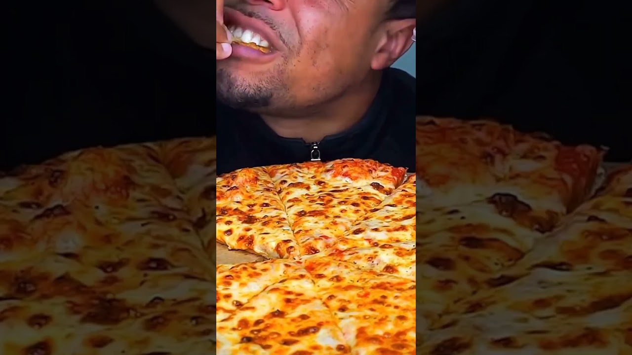 #mukbang #pizzahutmukbang #food #cheese #eatingsounds #cheesepizza #eating #cheesefood #shorts