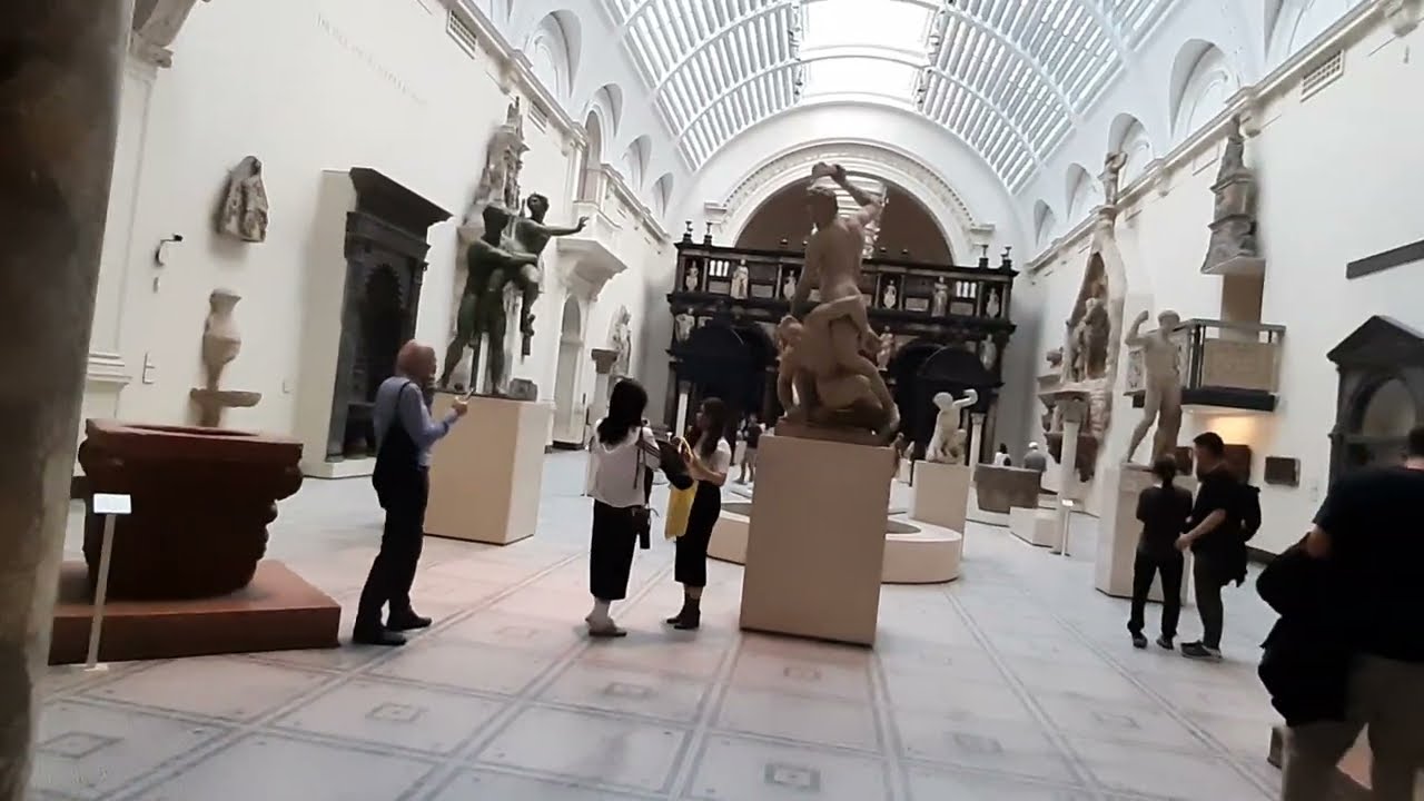 INSIDE THE VICTORIA & ALBERT MUSEUM IN LONDON #victoriaandalbertmuseum #v&a #londonmuseum #london