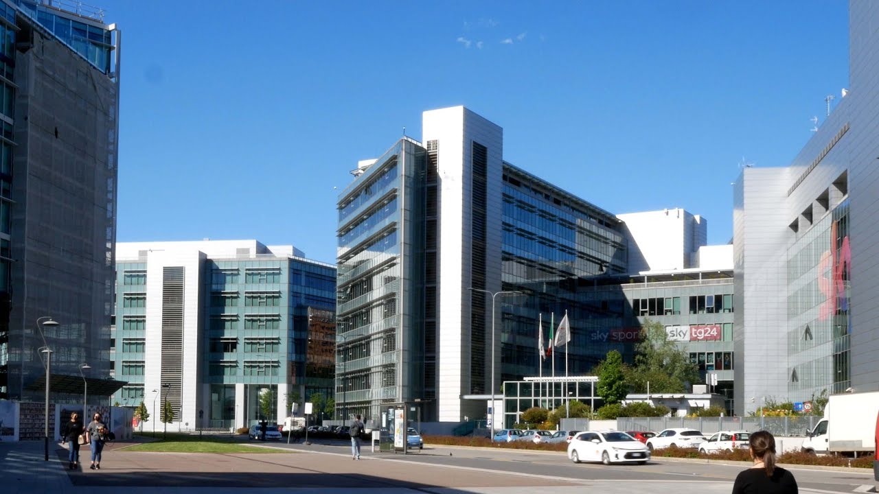 Milano Santa Giulia.  Luci e ombre